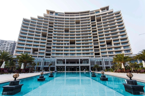 海岸壹号四期和南亚·四季春城哪个适合老人生活？海口市那个地方适合养老？